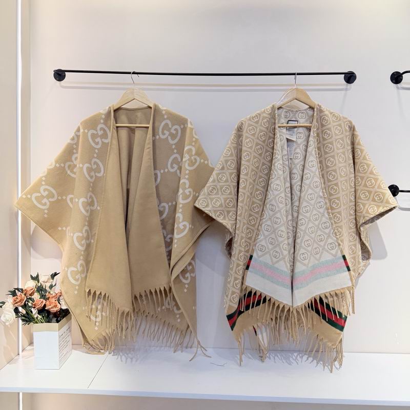 Gucci cloak E081318